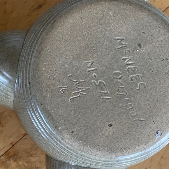 Vintage McNees signed pottery, collectible ceramic strawberry planter - Picture 15 of 16